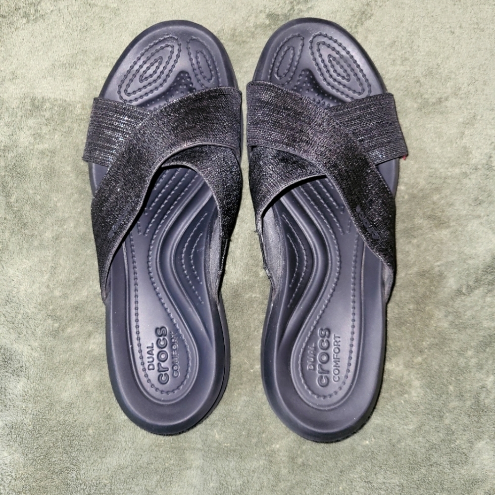 Crocs Dual Comfort size 10 sandals